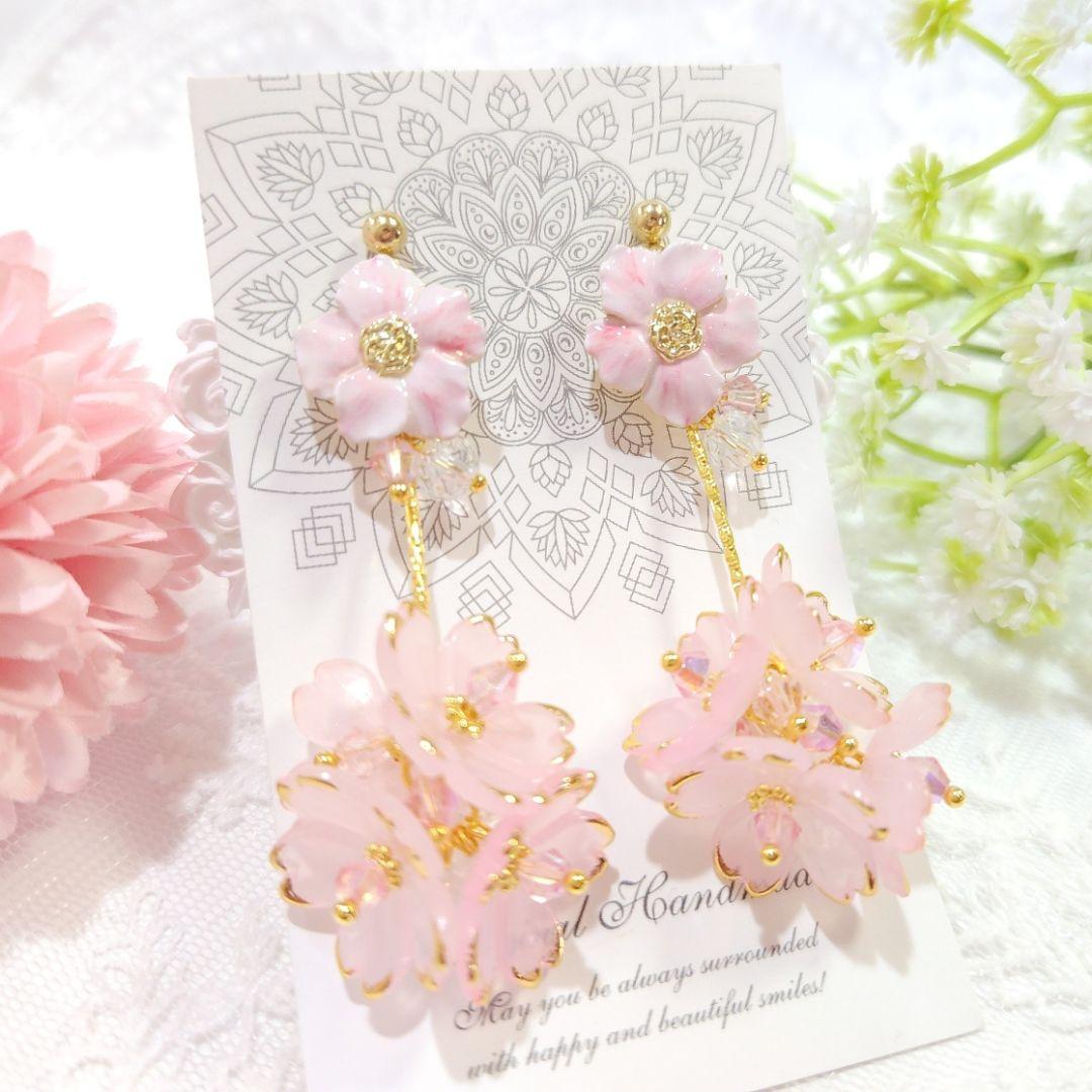 再販❣️春爛漫❀桜ピンクのエナメルフラワーとゆらゆら桜ブーケピアス❀