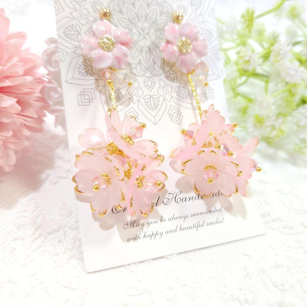 再販❣️春爛漫❀桜ピンクのエナメルフラワーとゆらゆら桜ブーケピアス❀