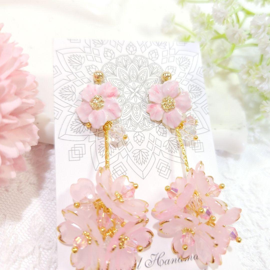 再販❣️春爛漫❀桜ピンクのエナメルフラワーとゆらゆら桜ブーケピアス❀
