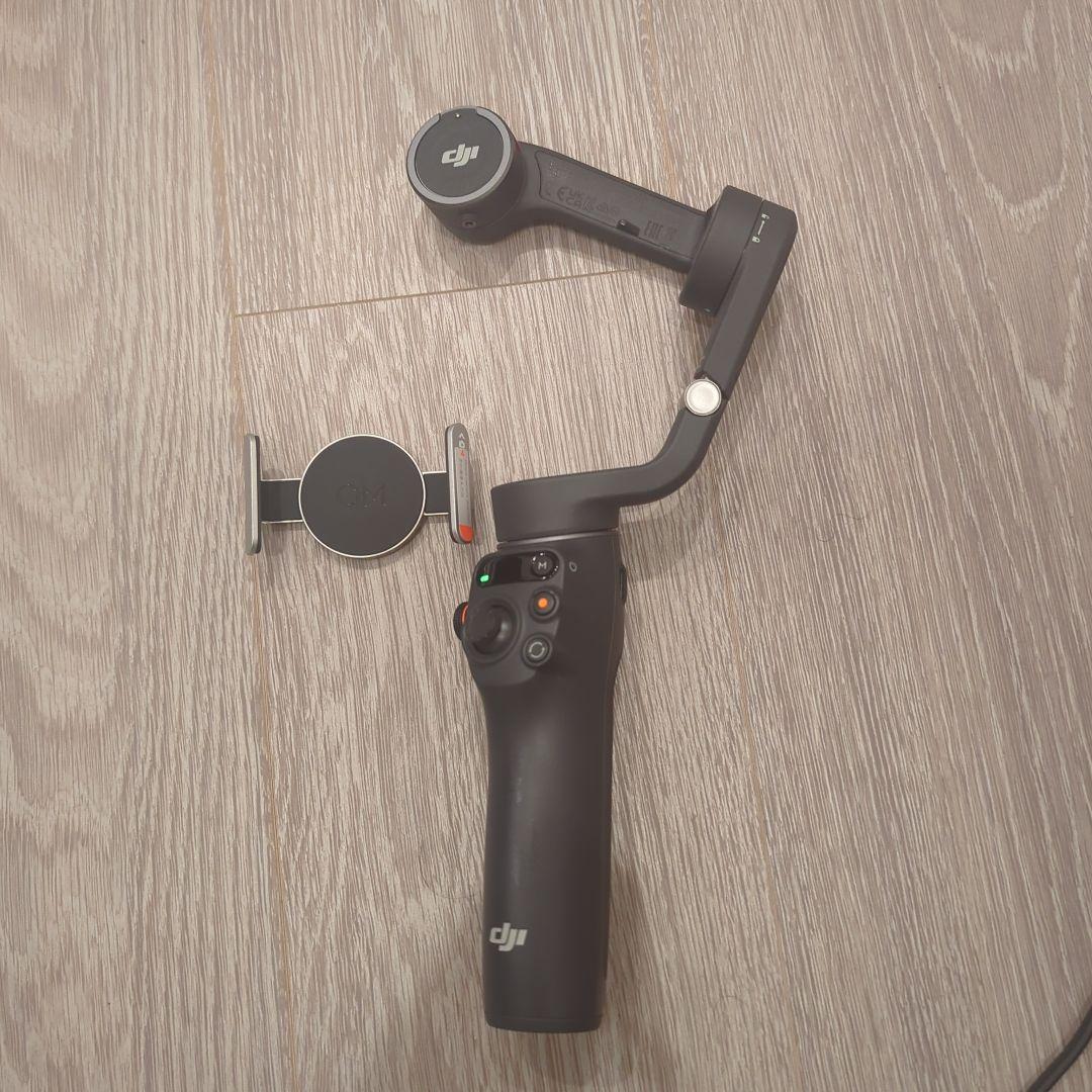 DJI Osmo Mobile 6 ／ジンバル／Vlogスタビライザー／スマホ用