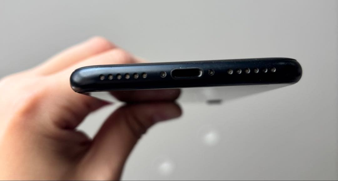 iPhone SE (第3世代) 64GB ブラック