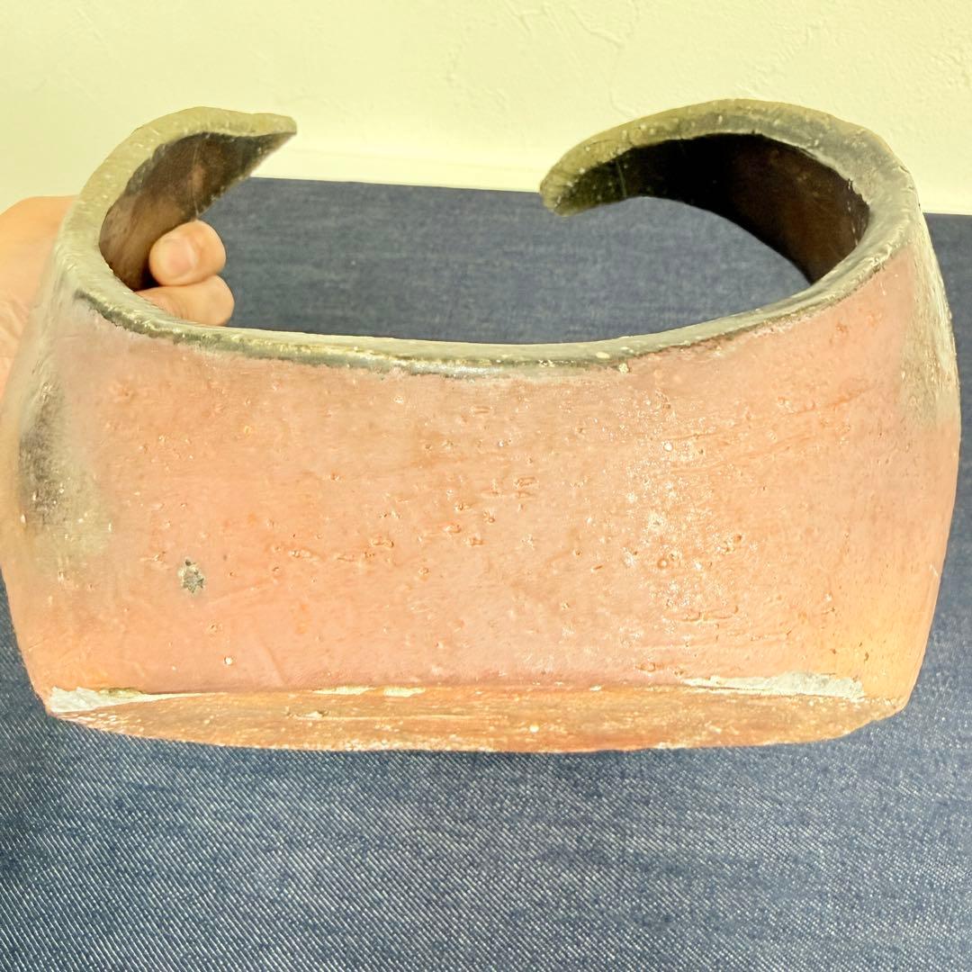 【名工】信楽焼 上田直方 造 矢印刻印 変形花器 芸術作品 陶印 骨董