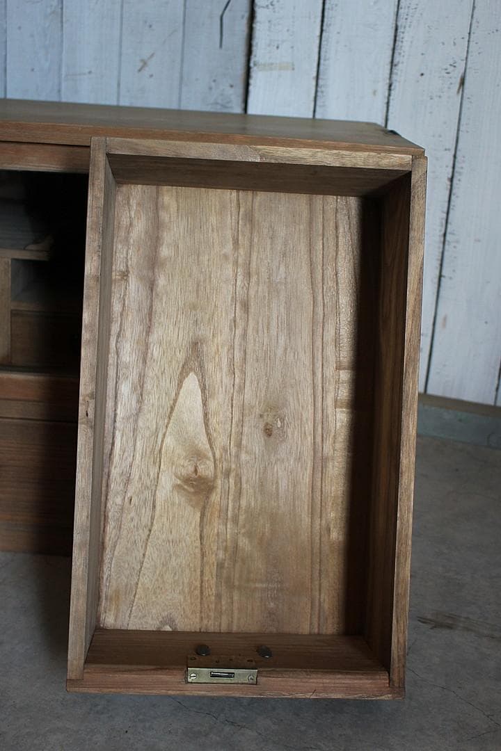 古いガラス戸棚×木製小引き出し5杯