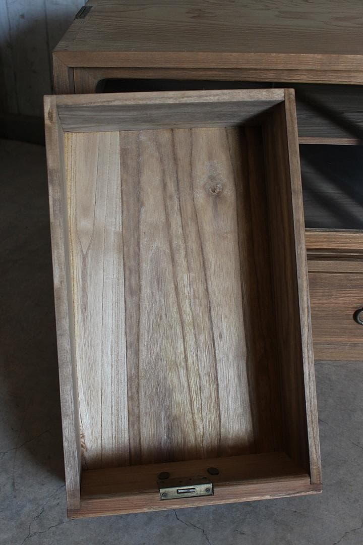 古いガラス戸棚×木製小引き出し5杯