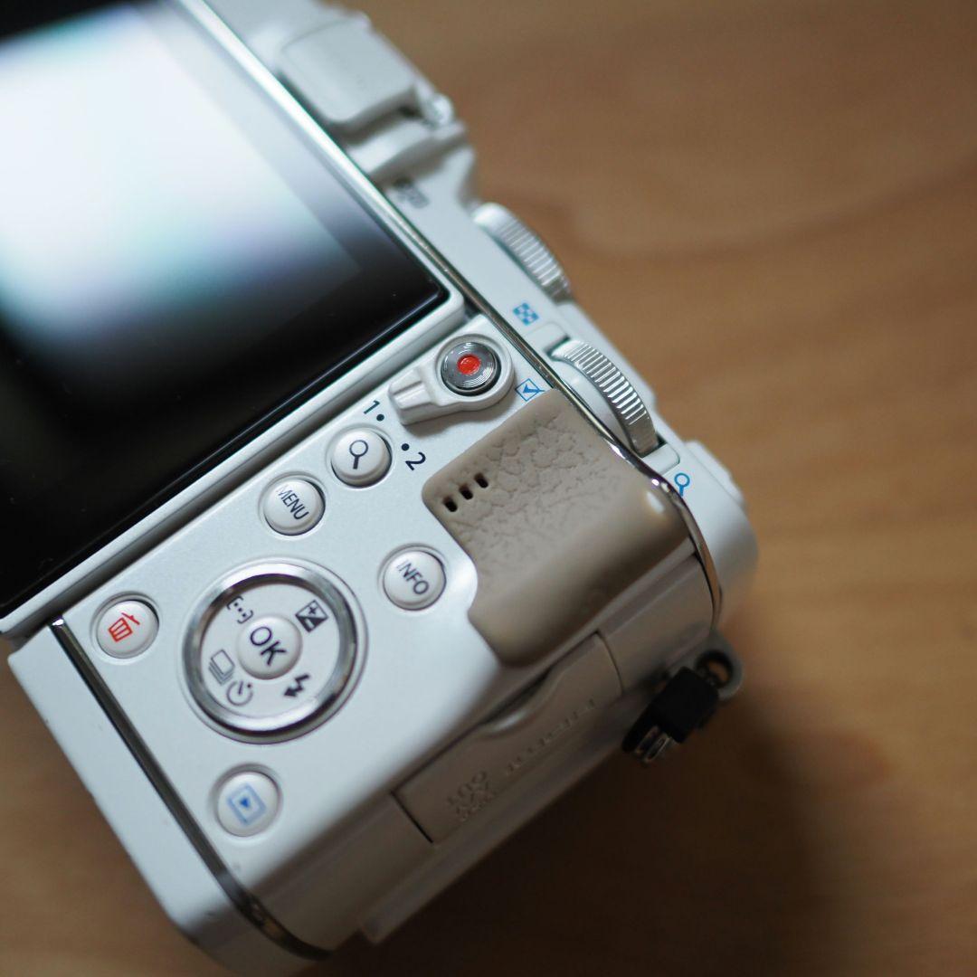 OLYMPUS PEN E-P5 ミラーレス一眼 ホワイト ボディ