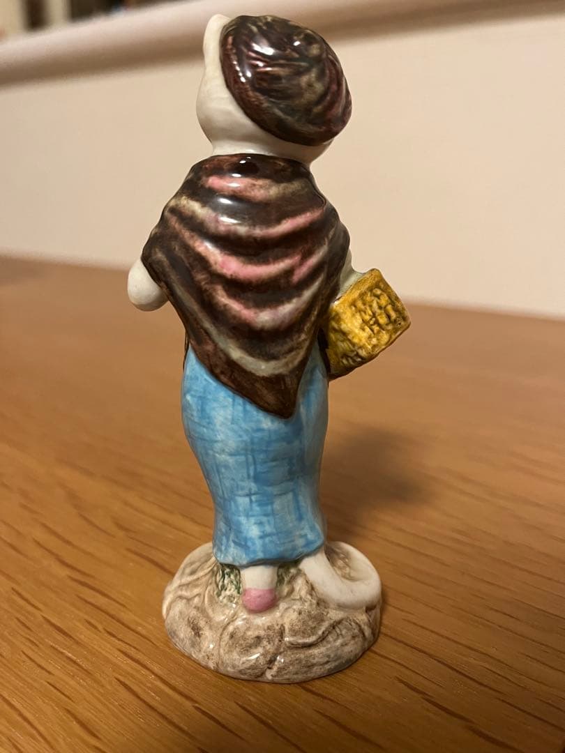 スーザン フィギュリン ピーターラビット 置物 ベスウィック ビアトリクスポター