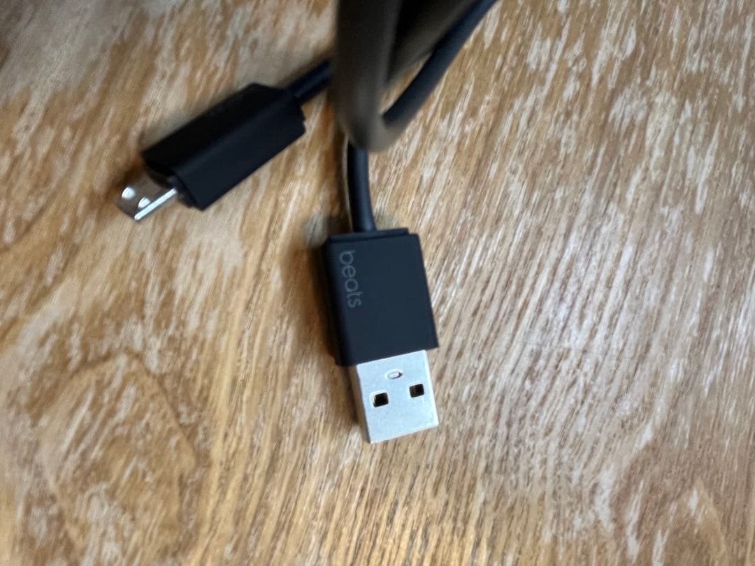 Beats solo3 wireless ワイヤレスヘッドホン　レッド　ビーツ
