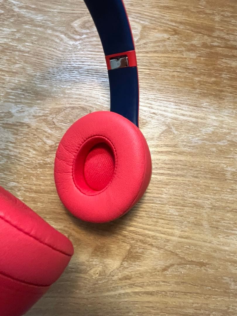 Beats solo3 wireless ワイヤレスヘッドホン　レッド　ビーツ