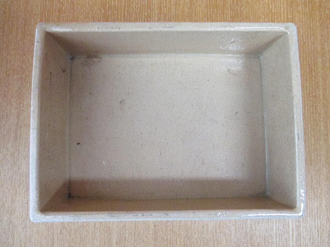 陶器製箱　菊の御紋　京焼　印銘あり　123