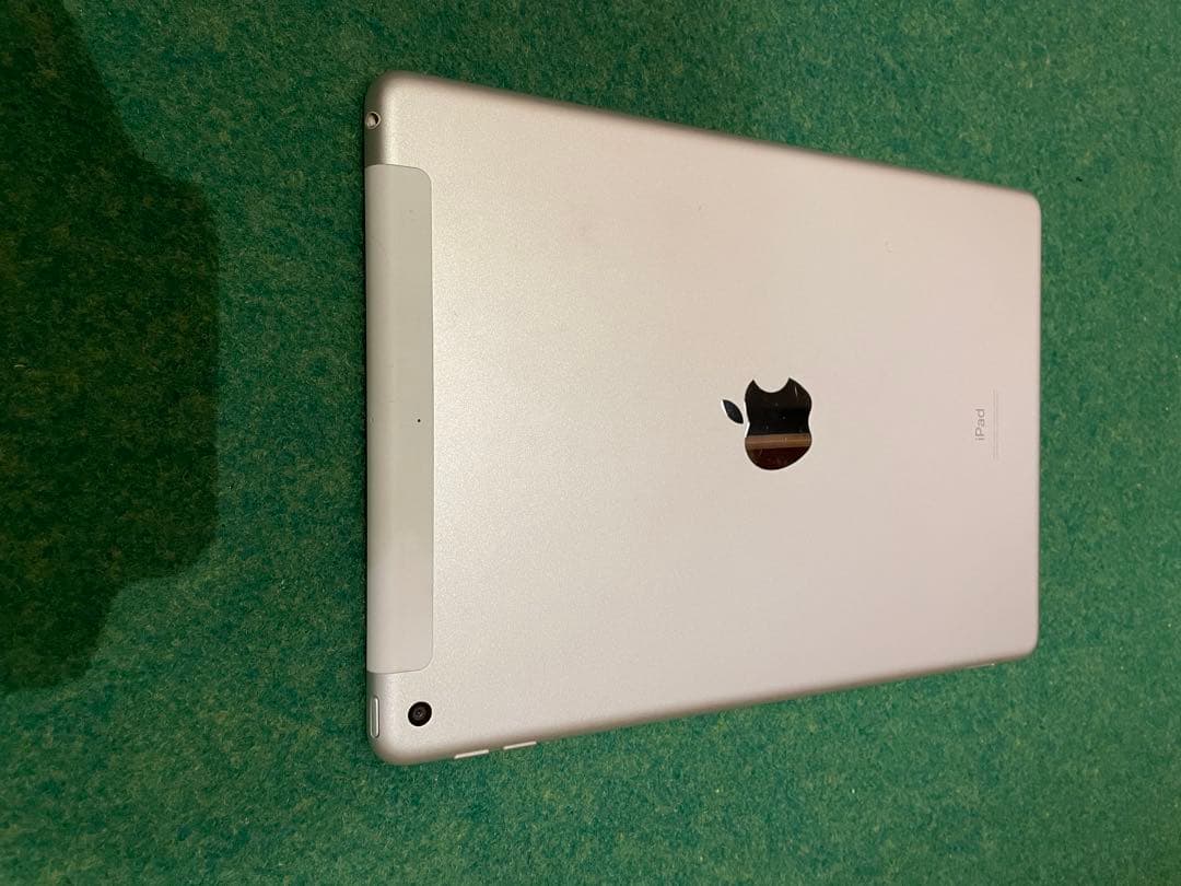 iPad (第7世代) シルバー 32GB WiFi ケース付き②