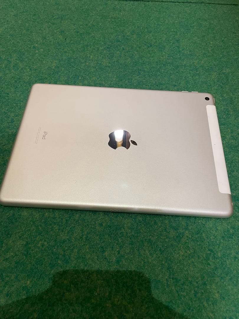 iPad (第7世代) シルバー 32GB WiFi ケース付き②