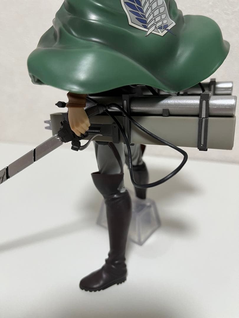 一番くじ 進撃の巨人　獣の巨人　リヴァイ　A賞　B賞　フィギュア