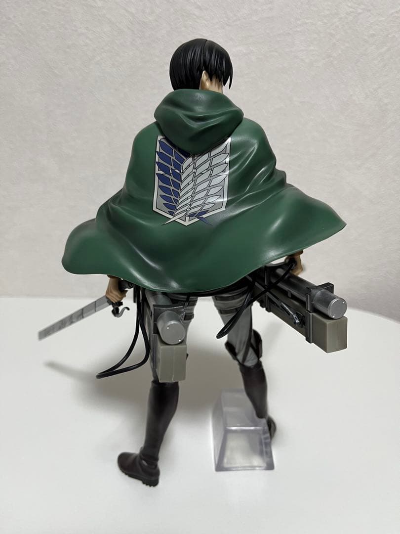 一番くじ 進撃の巨人　獣の巨人　リヴァイ　A賞　B賞　フィギュア