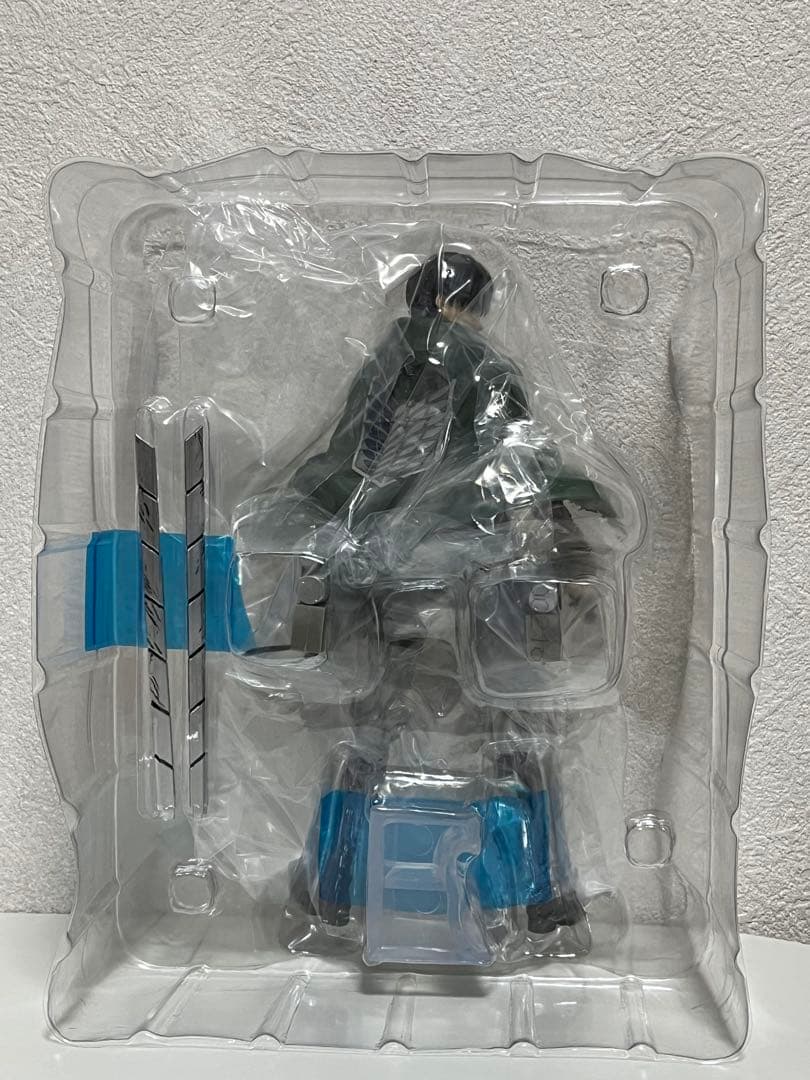 一番くじ 進撃の巨人　獣の巨人　リヴァイ　A賞　B賞　フィギュア