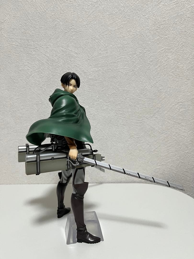 一番くじ 進撃の巨人　獣の巨人　リヴァイ　A賞　B賞　フィギュア