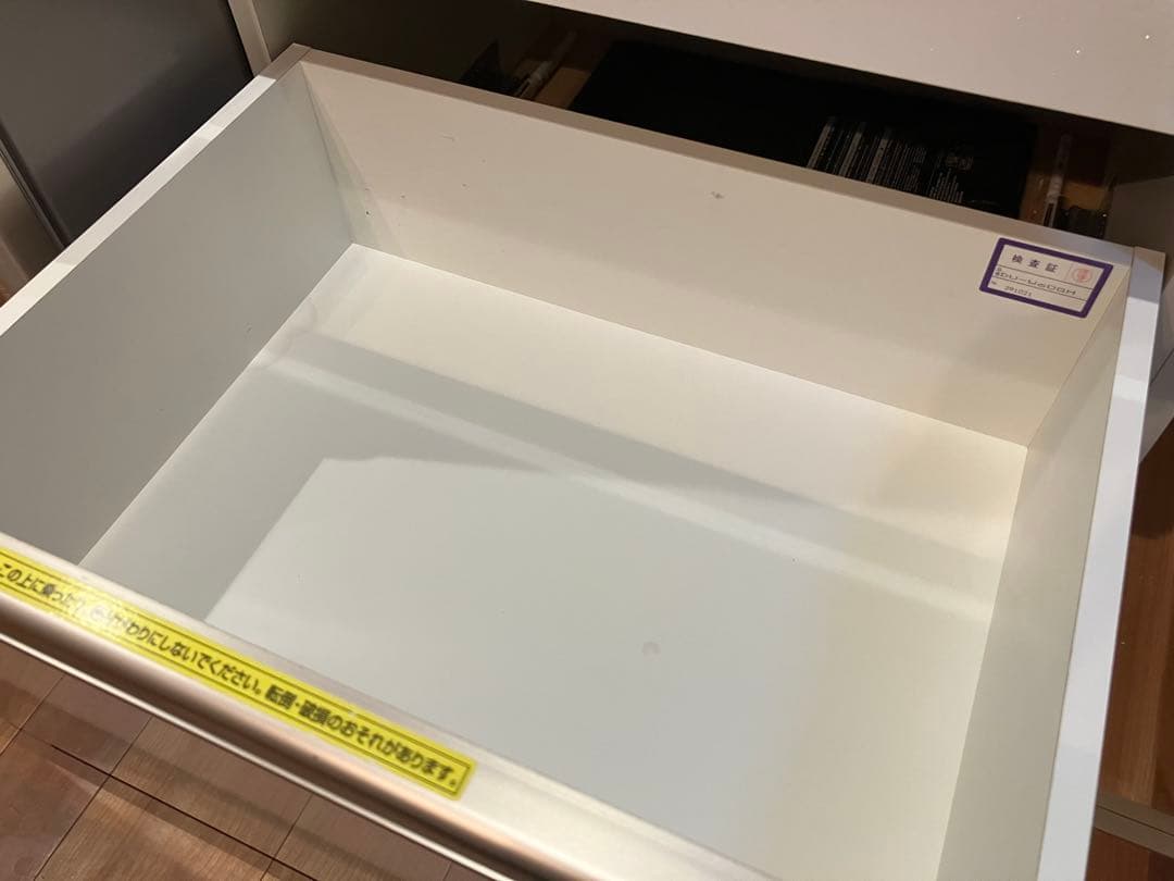 ホワイト食器棚 スライド扉付き