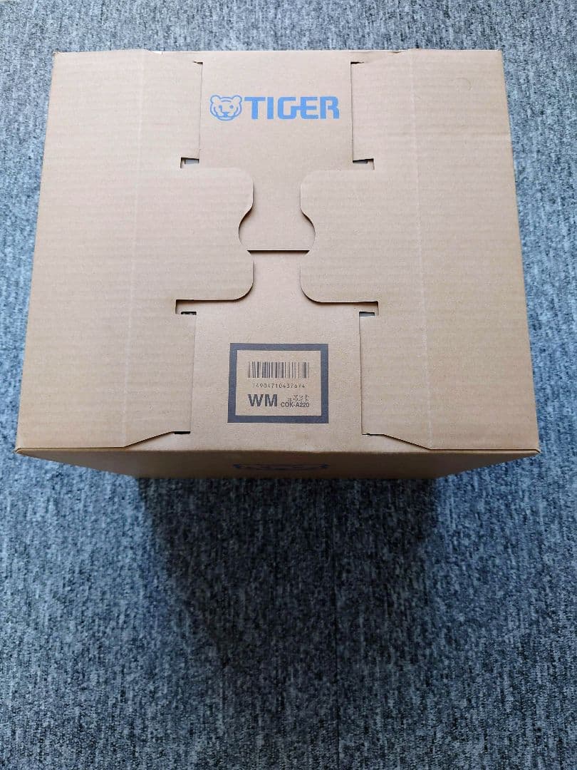 【新品・未開封】TIGER タイガー 電気圧力鍋 COK-A220 ホワイト