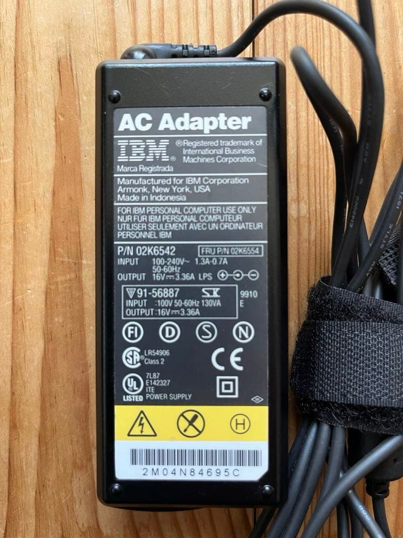 IBM ThinkPad2609-21JノートPC ACアダプターとコードセット