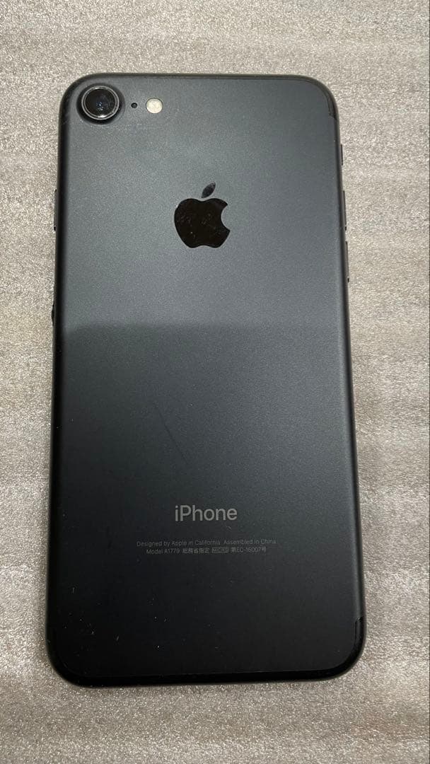u*）様 Apple iPhone 7 128GB SIMフリー