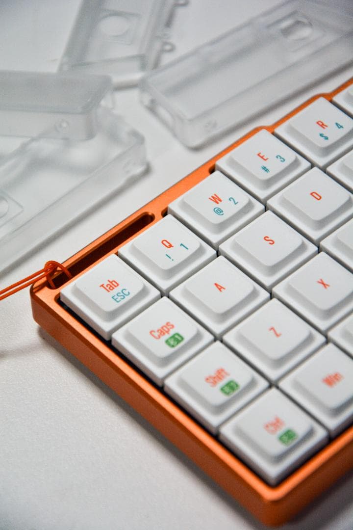 【新品未使用・限定カラー】　Cornix LP無線分割キーボード+専用ポーチ