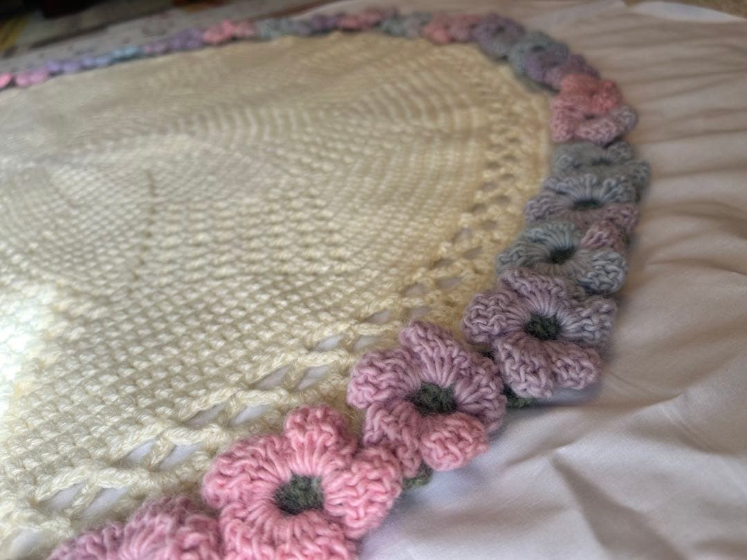 【週末値引き】花束ブランケット　ハンドメイド　８９cm