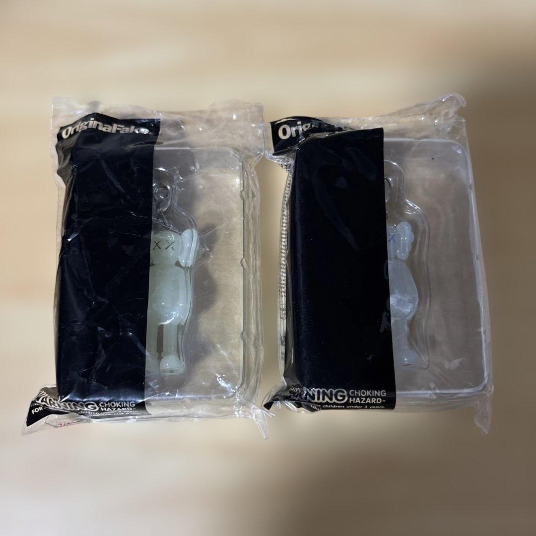 KAWS キーホルダー ストラップ 全26種 フルコンプセット