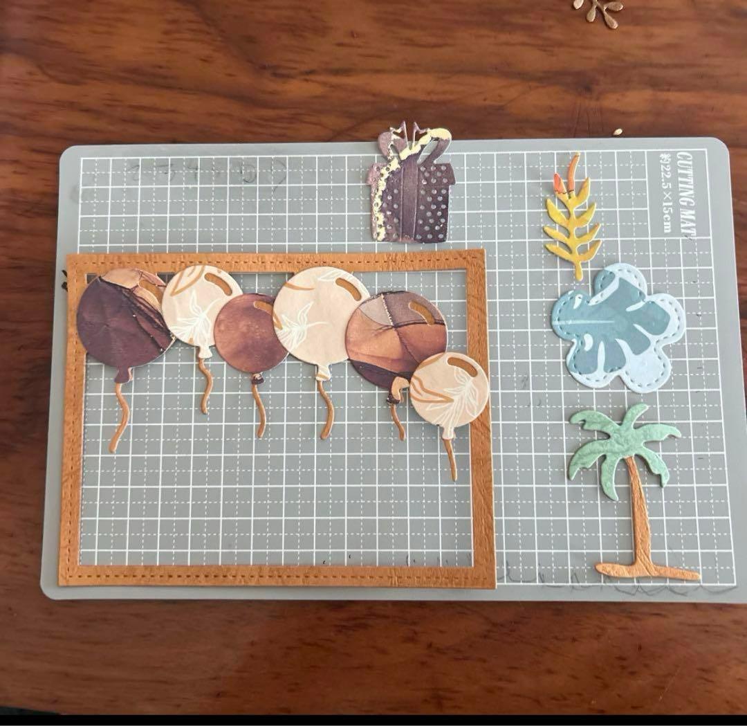 お得　恐竜　誕生日　ペーパークラフト　ダイカット アルバム素材　色紙素材