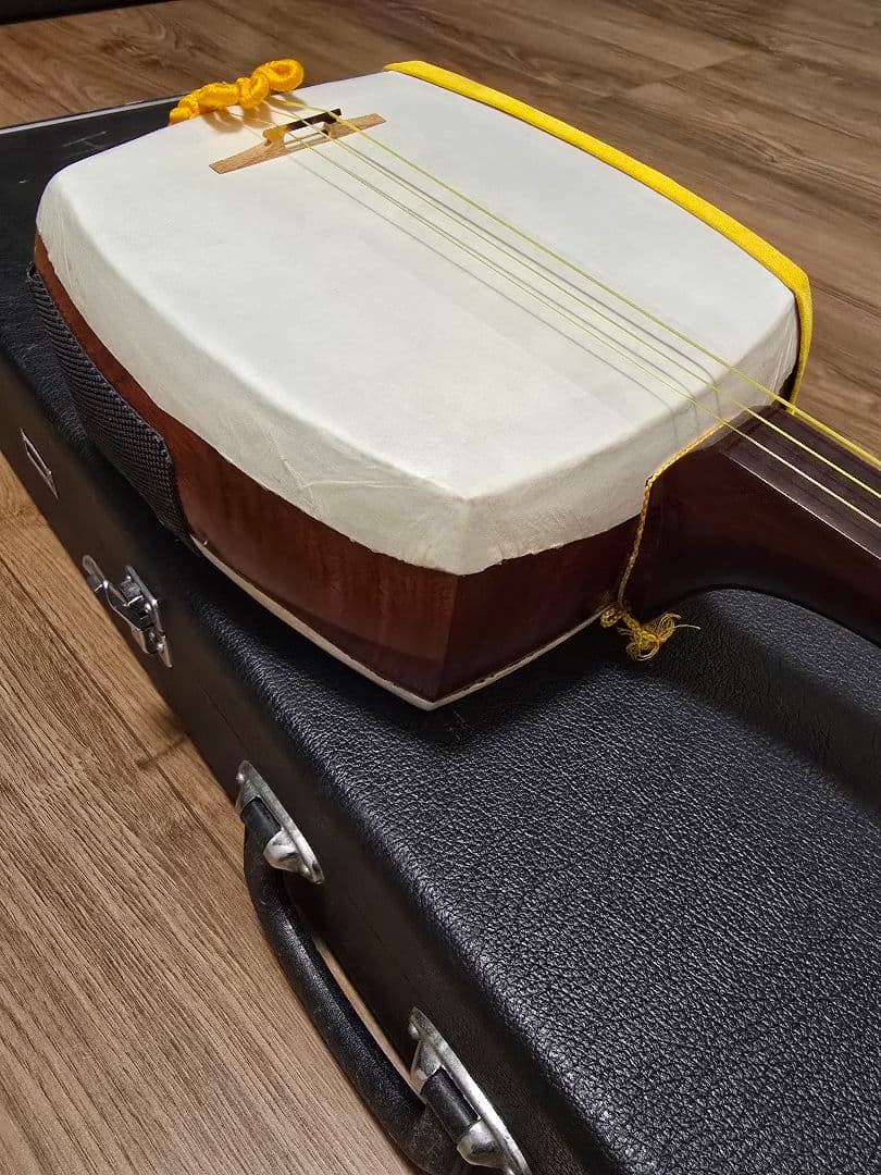 メンテナンス品　津軽三味線練習仕様　紅木の中棹三味線セット　正寸です