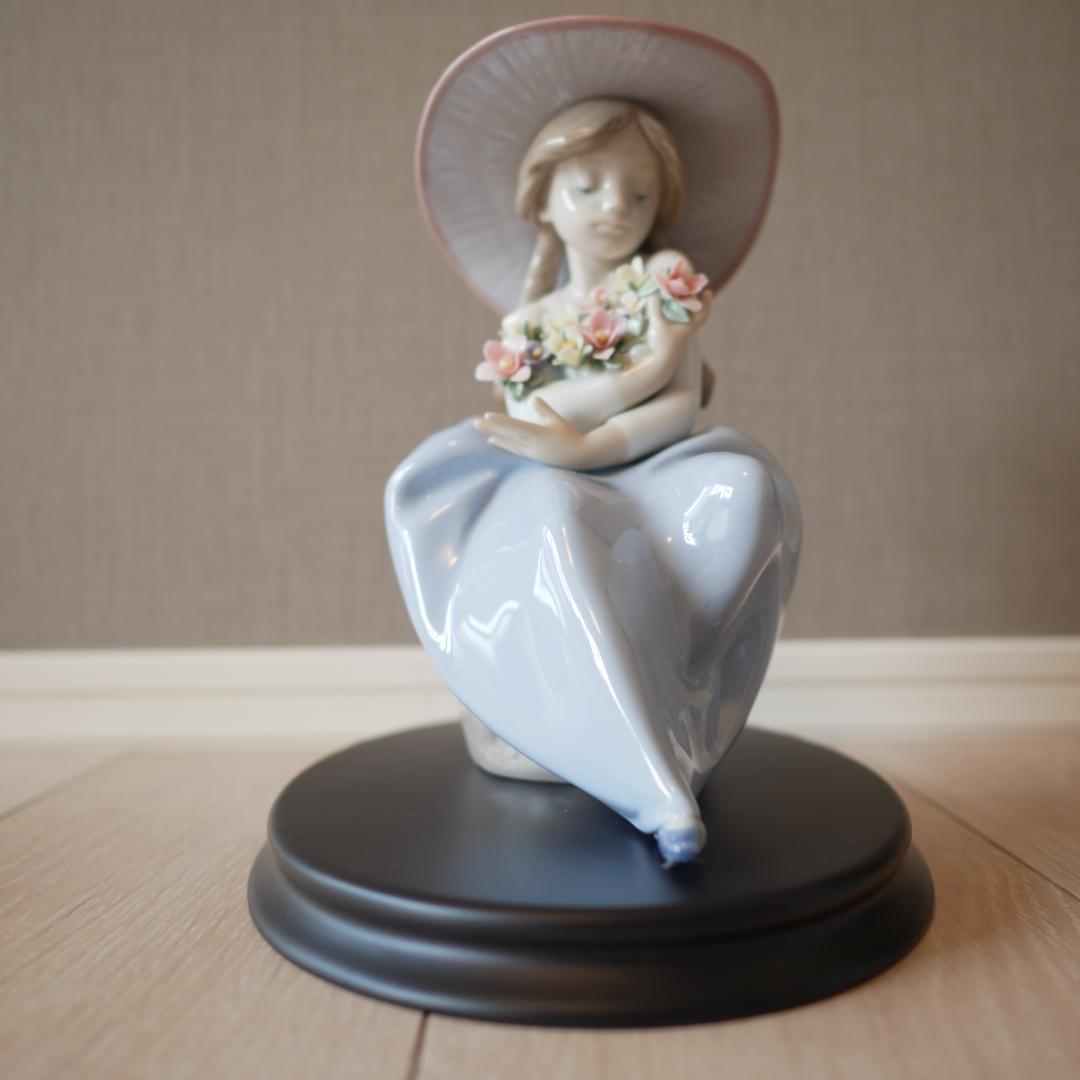 【リヤドロ・LLADRO】　花の香りにつつまれて　01005862