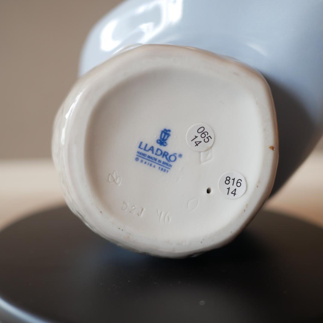 【リヤドロ・LLADRO】　花の香りにつつまれて　01005862