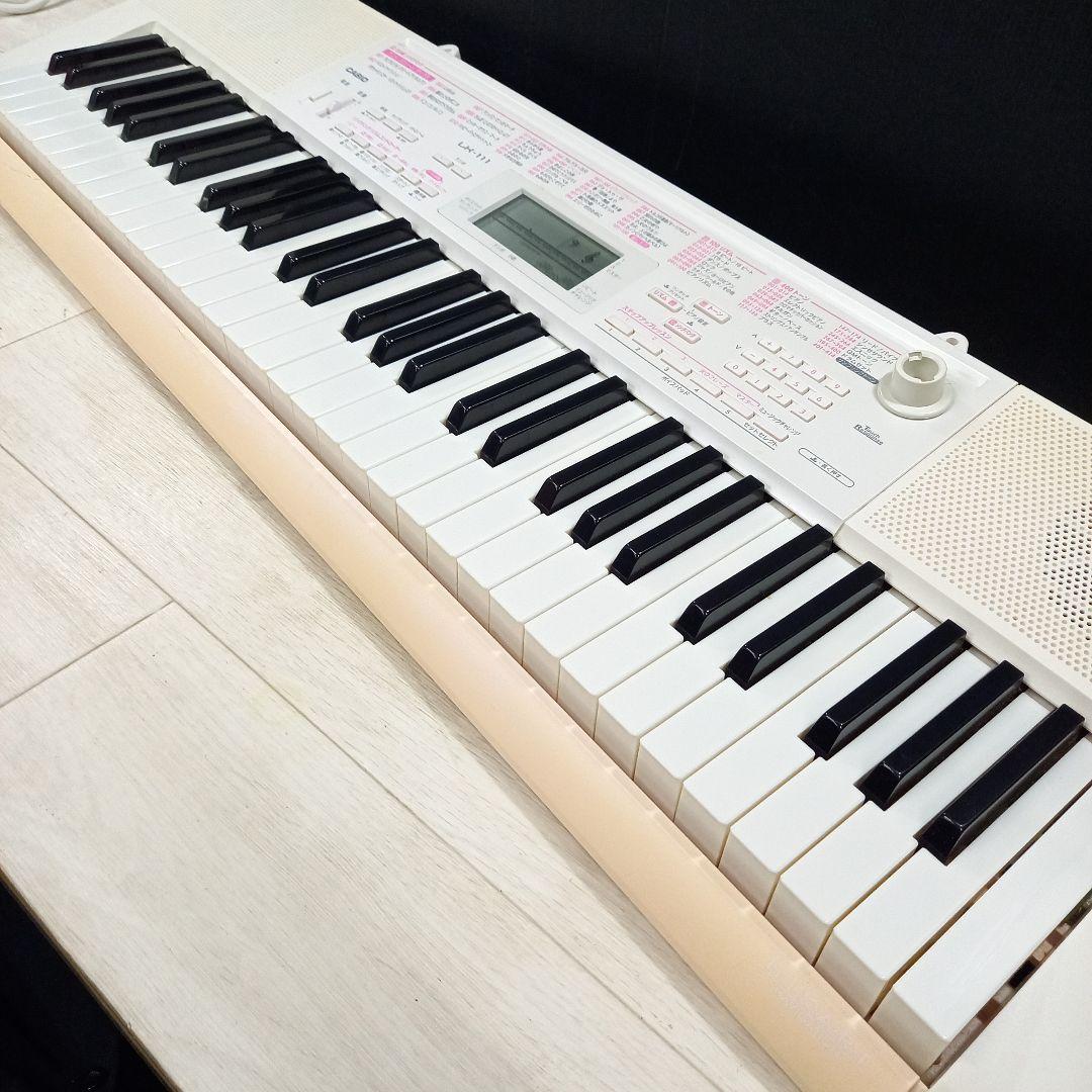 CASIO LK-111 61鍵 電子ピアノ キーボード 光ナビゲーション