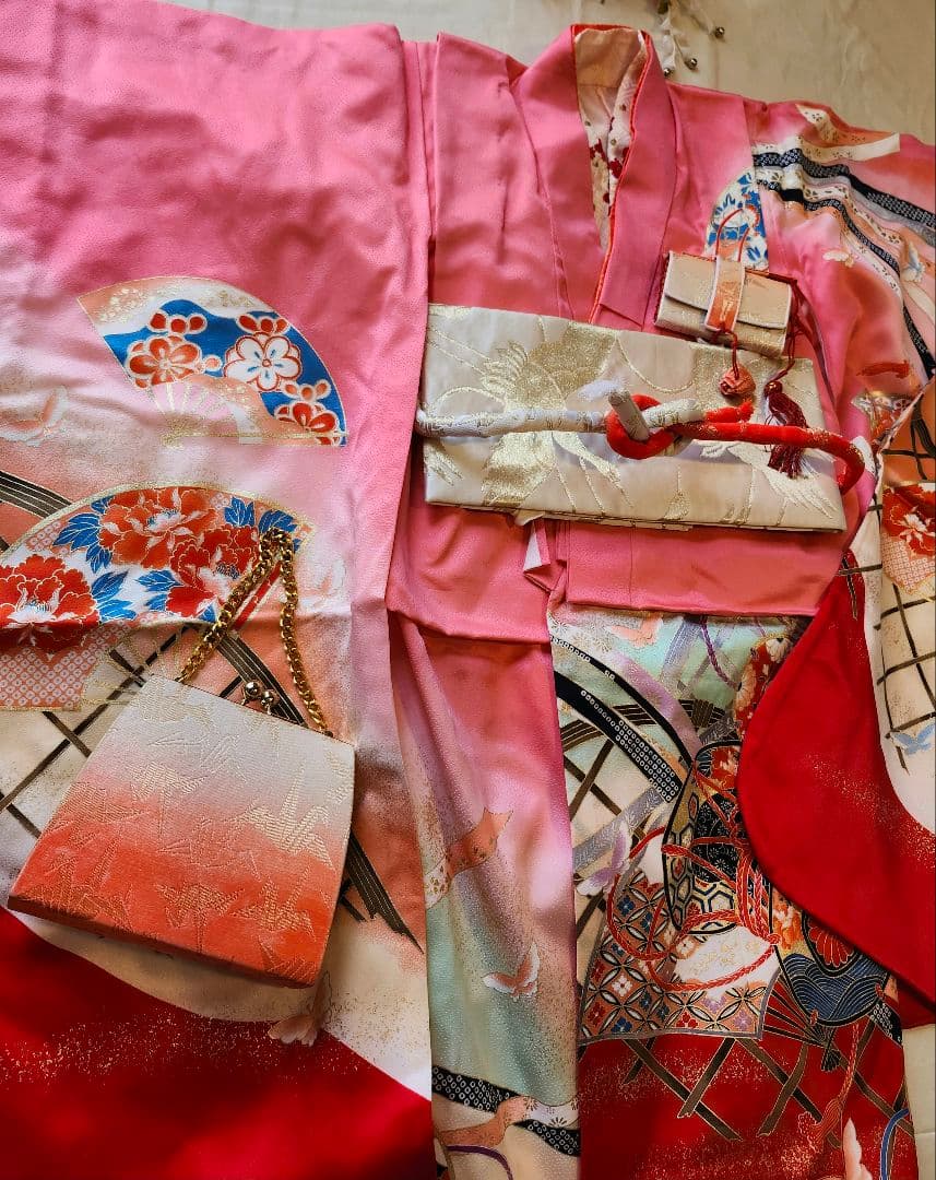 七五三 5歳 7歳 ピンク、赤 アンティーク 着物 帯　つまみ細工髪飾りセット