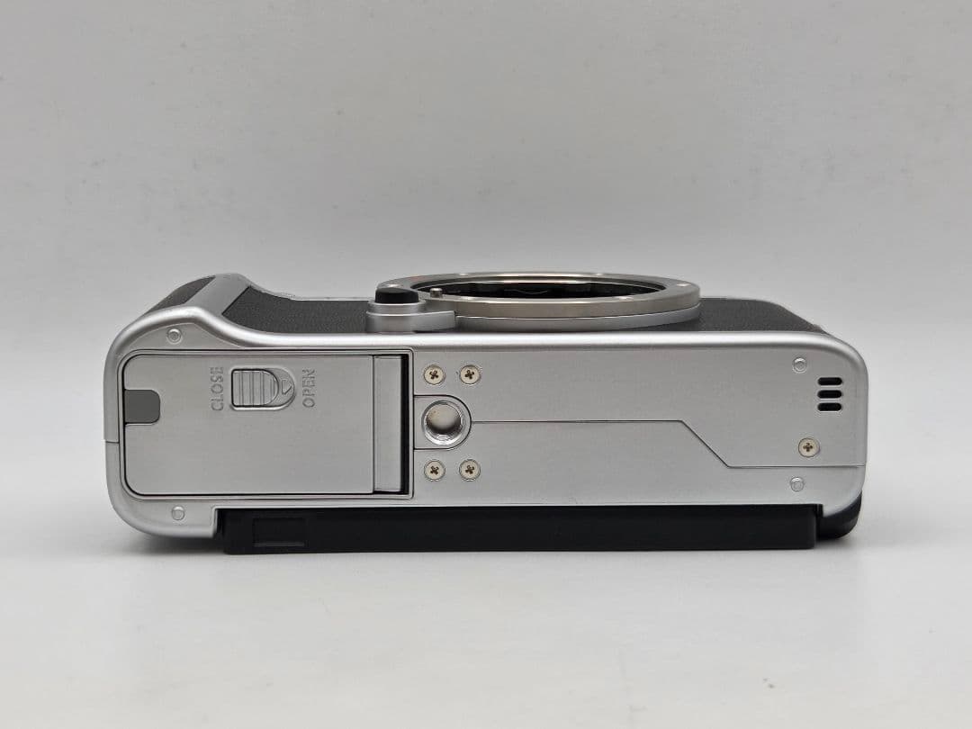 Fujifilm X-A7 ミラーレス一眼カメラ ボディ シルバー