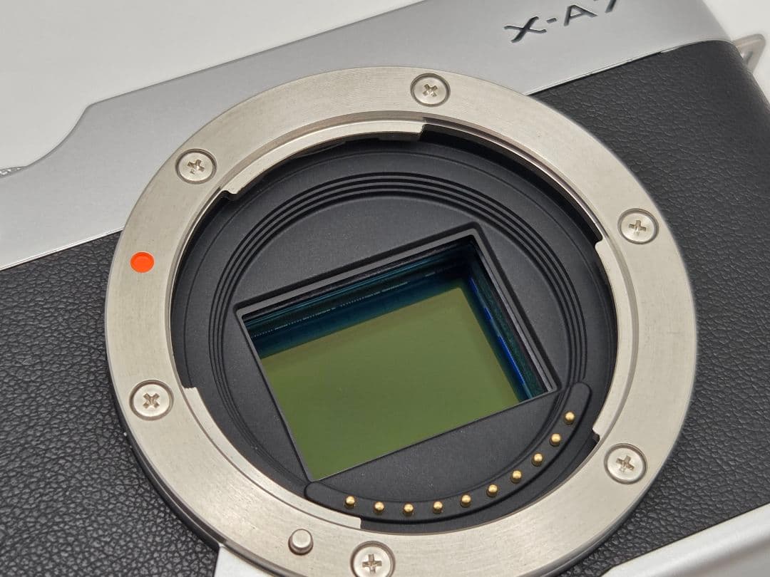Fujifilm X-A7 ミラーレス一眼カメラ ボディ シルバー