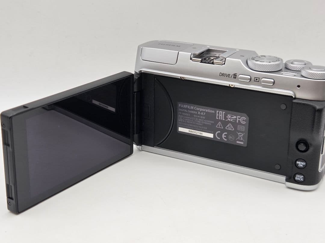 Fujifilm X-A7 ミラーレス一眼カメラ ボディ シルバー