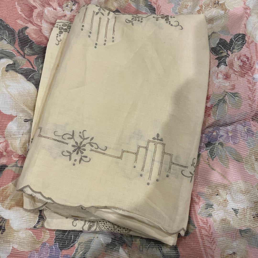 SWATOW 中国　刺繍入り　テーブルクロス　マルチカバー