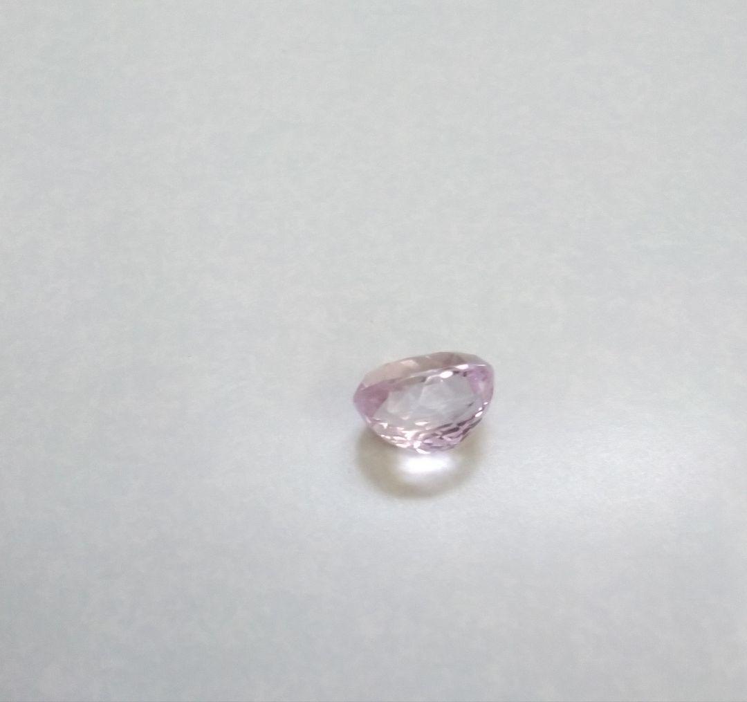 天然クンツァイト　6.72カラット