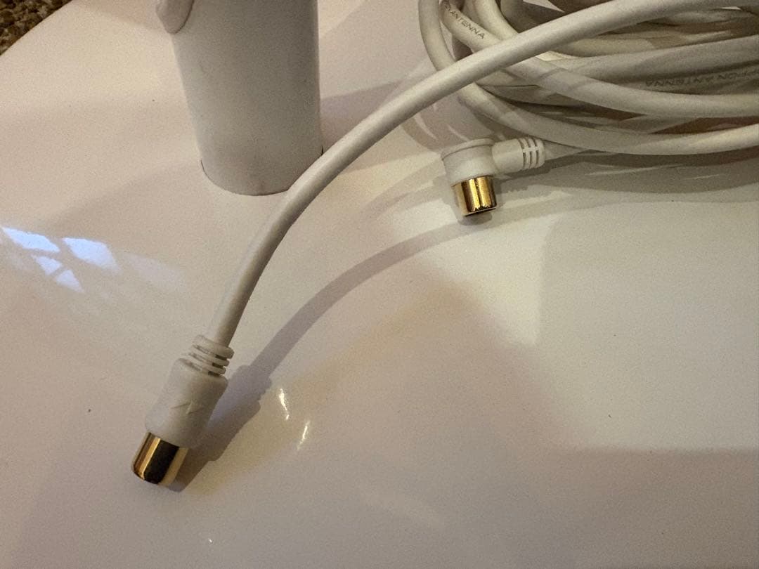 RCA Google TV 32型 R32Q1HG スタンド付き 直接引取のみ