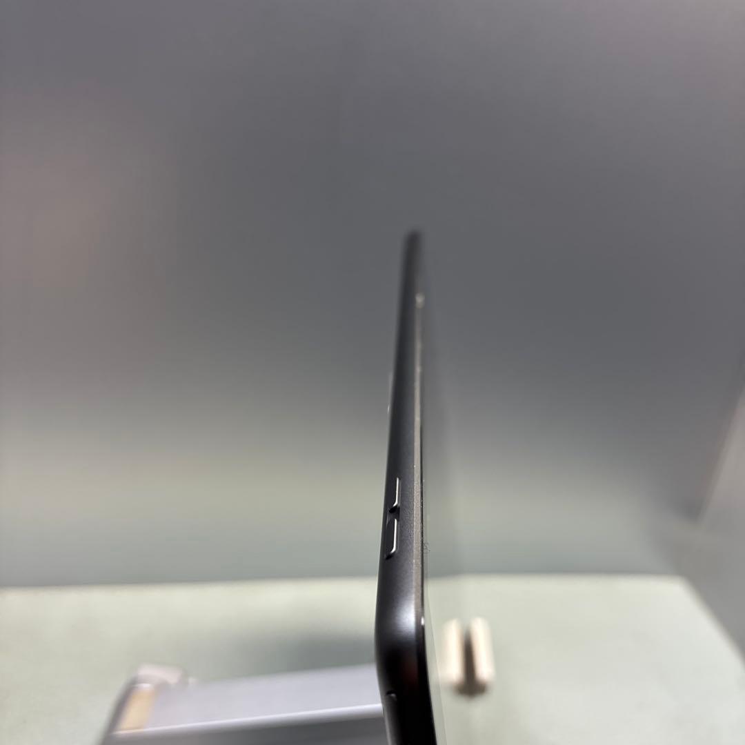 iPad8 32G Wi-FiとSIMフリー PSEパッテリー新品再交換100％