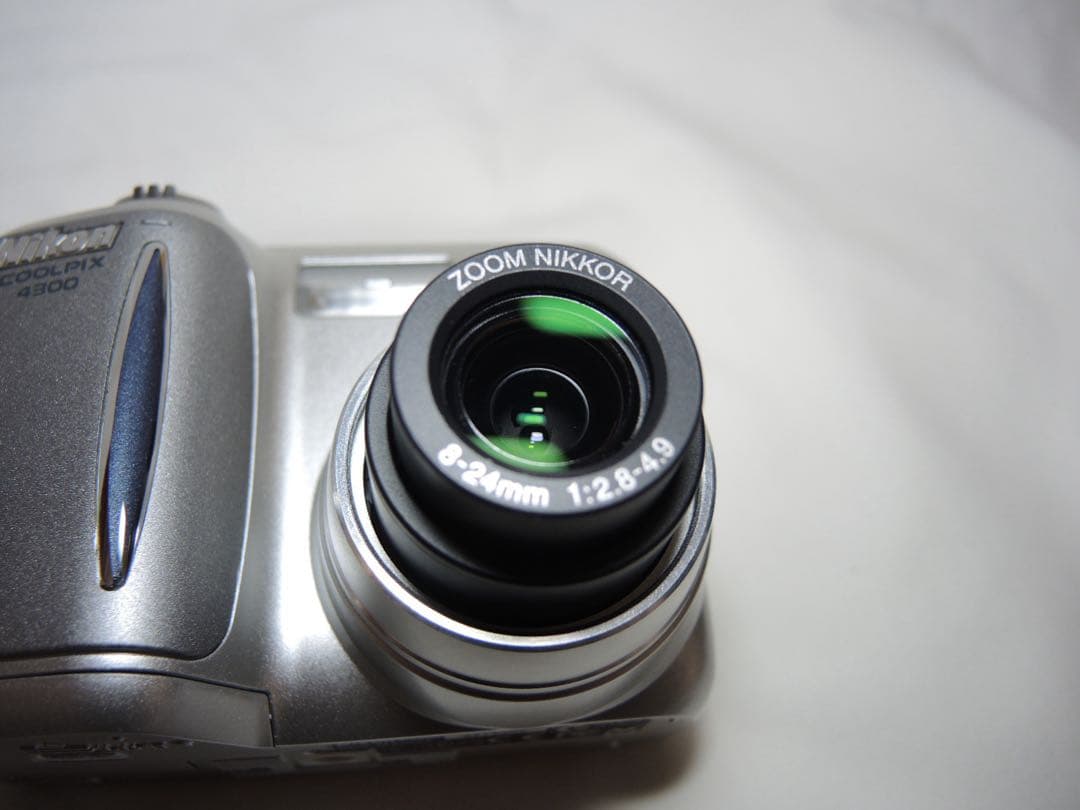 ニコンNikon COOLPIX 4300 専用ケース付き美品