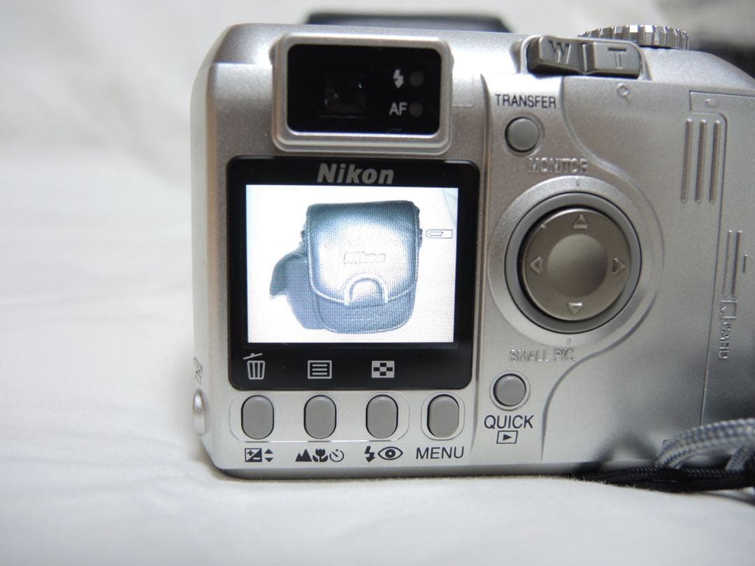 ニコンNikon COOLPIX 4300 専用ケース付き美品