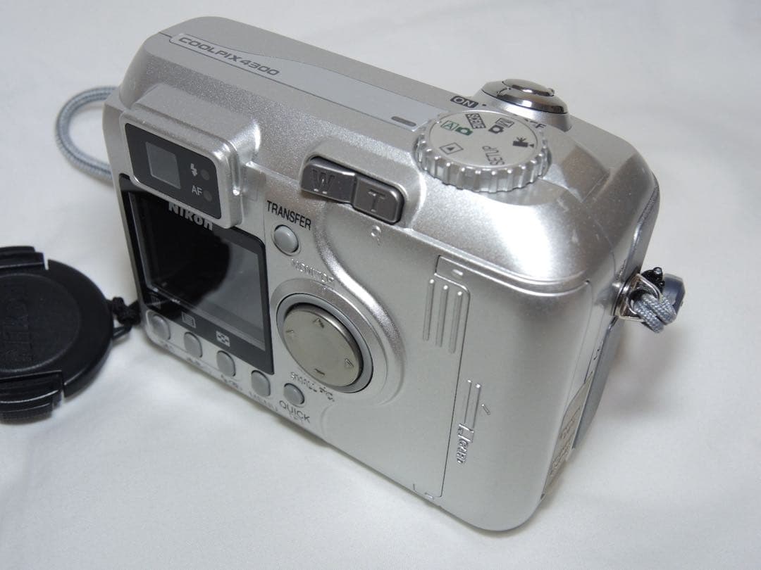 ニコンNikon COOLPIX 4300 専用ケース付き美品
