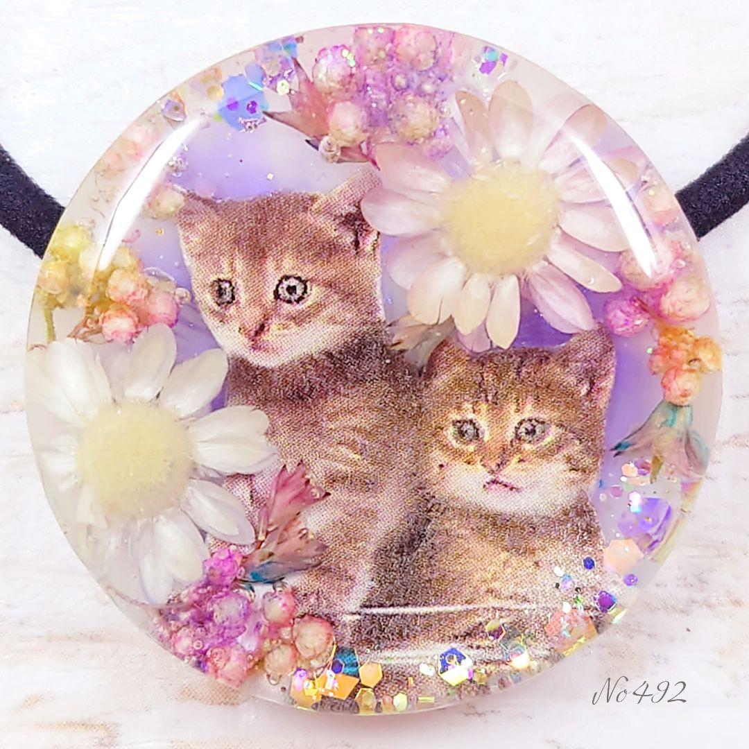 仲良しにゃんことお花ヘアゴム ハンドメイド レジン 猫 ドライフラワー マーブル