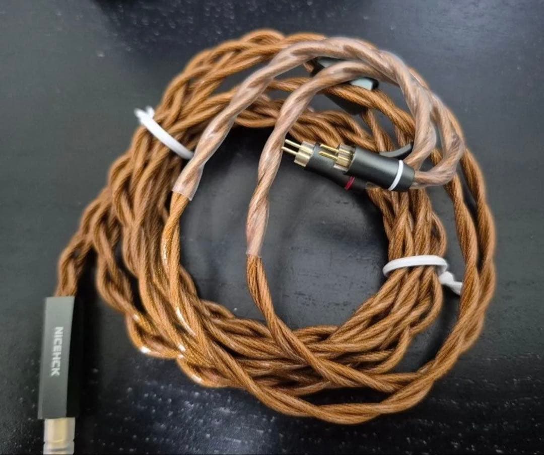 イヤホン NiceHCK OurLaura 4.4mm 2pin