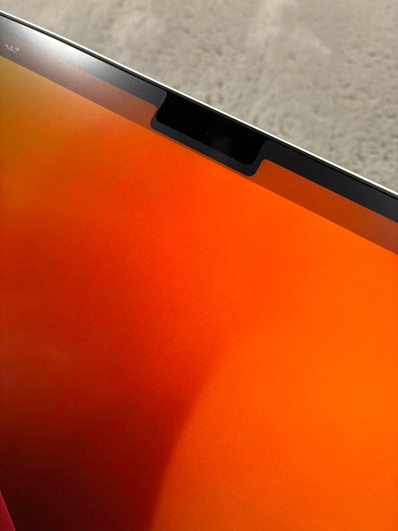 【極美品】MacBook Air M2 13.6 シルバー USキー充 放電2回