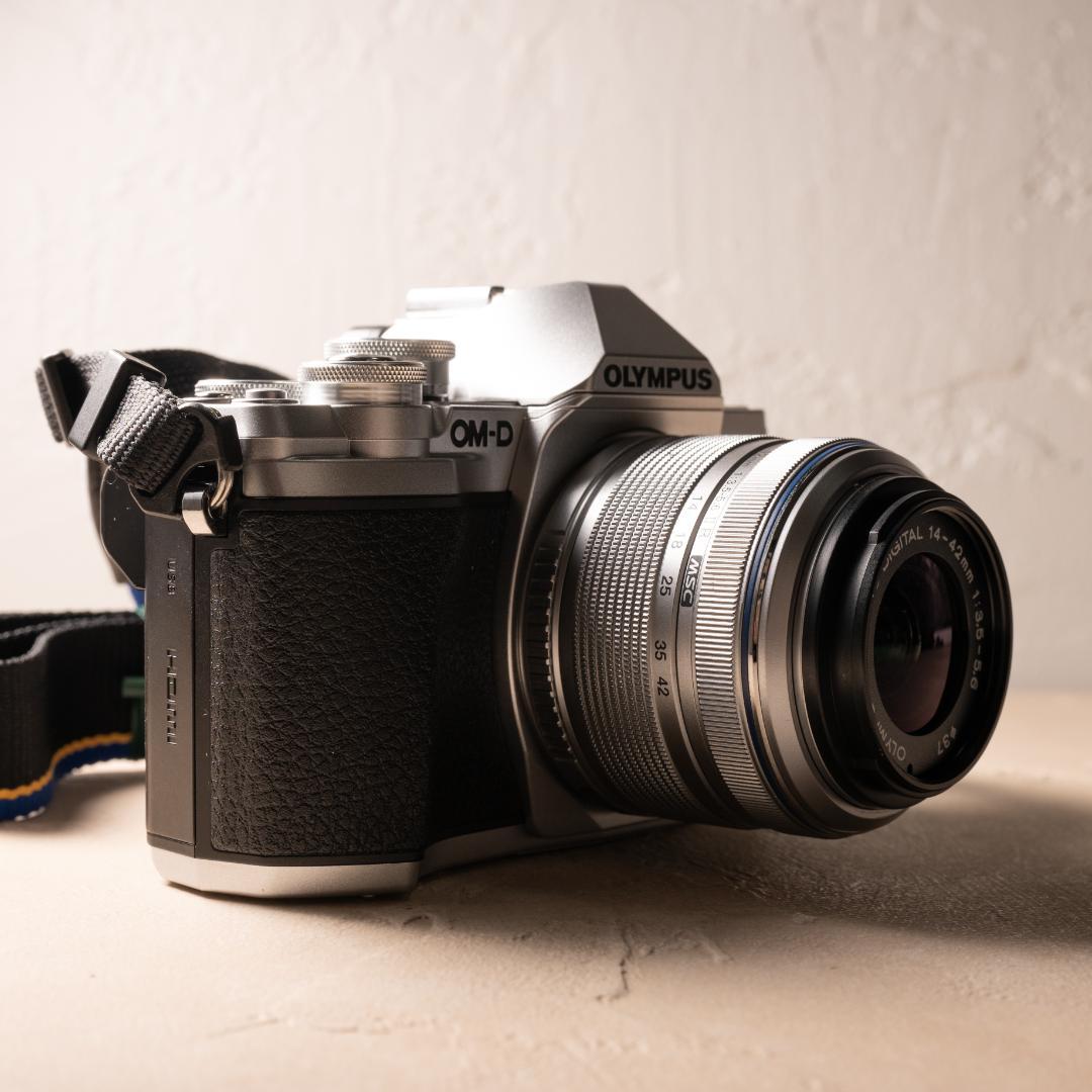 OLYMPUS OM-D E-M10Ⅲ ダブルレンズキット スマホ転送OK