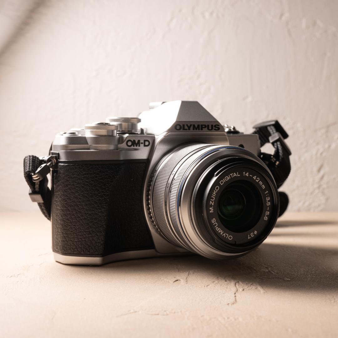 OLYMPUS OM-D E-M10Ⅲ ダブルレンズキット スマホ転送OK
