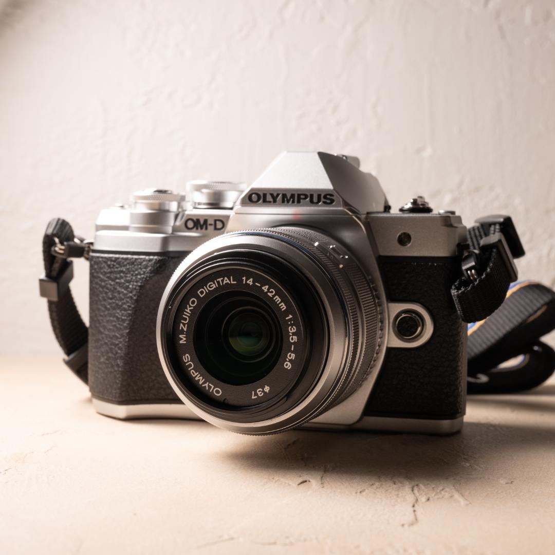 OLYMPUS OM-D E-M10Ⅲ ダブルレンズキット スマホ転送OK