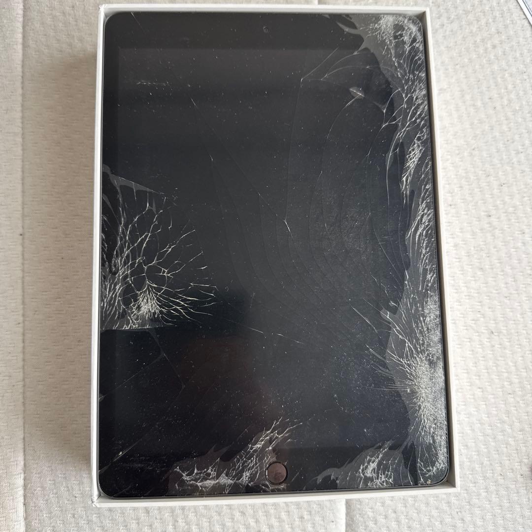 Apple iPad 7世代本体 画面ひび割れ