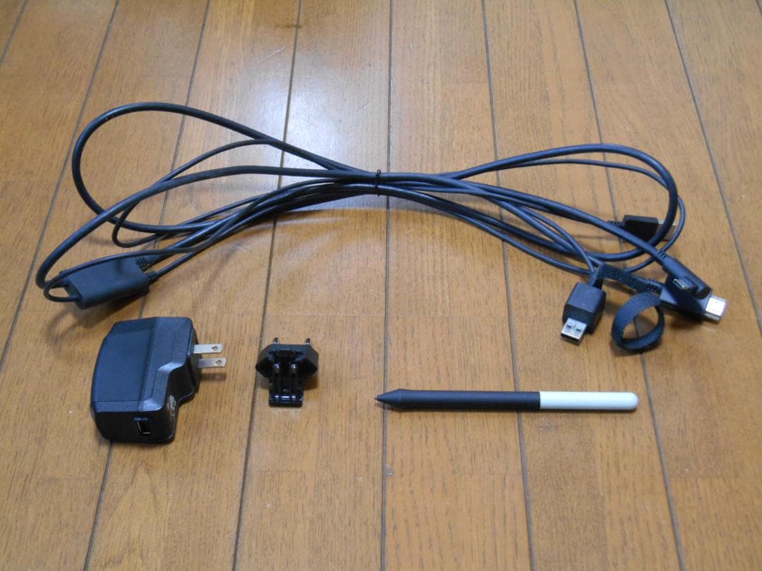 液晶ペンタブレット13.3型 Wacom One DTC133 ホワイト